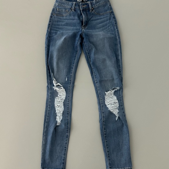 3 pairs of jeans bundle - Guess x2 and Rewash brand - Picture 10 of 14